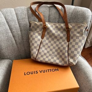 Authentic Louis Vuitton Purse